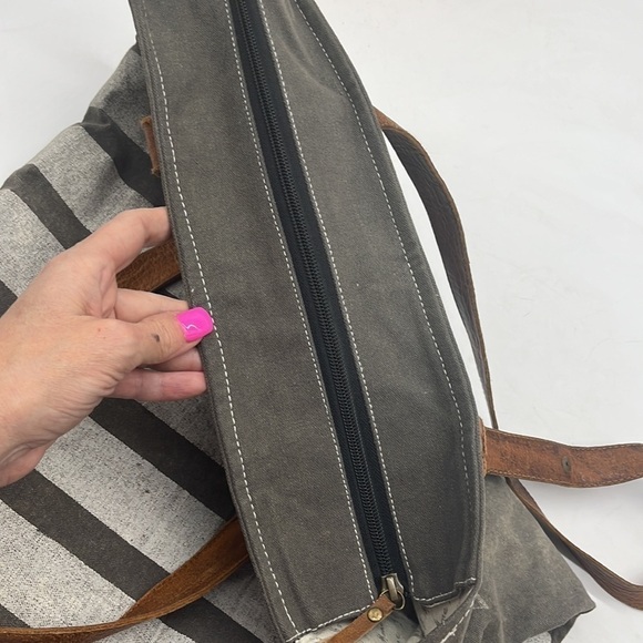 Mona B Stars and Stripes Canvas Leather Upcycled Large Tote Bag. TOT2868 - Picture 8 of 12